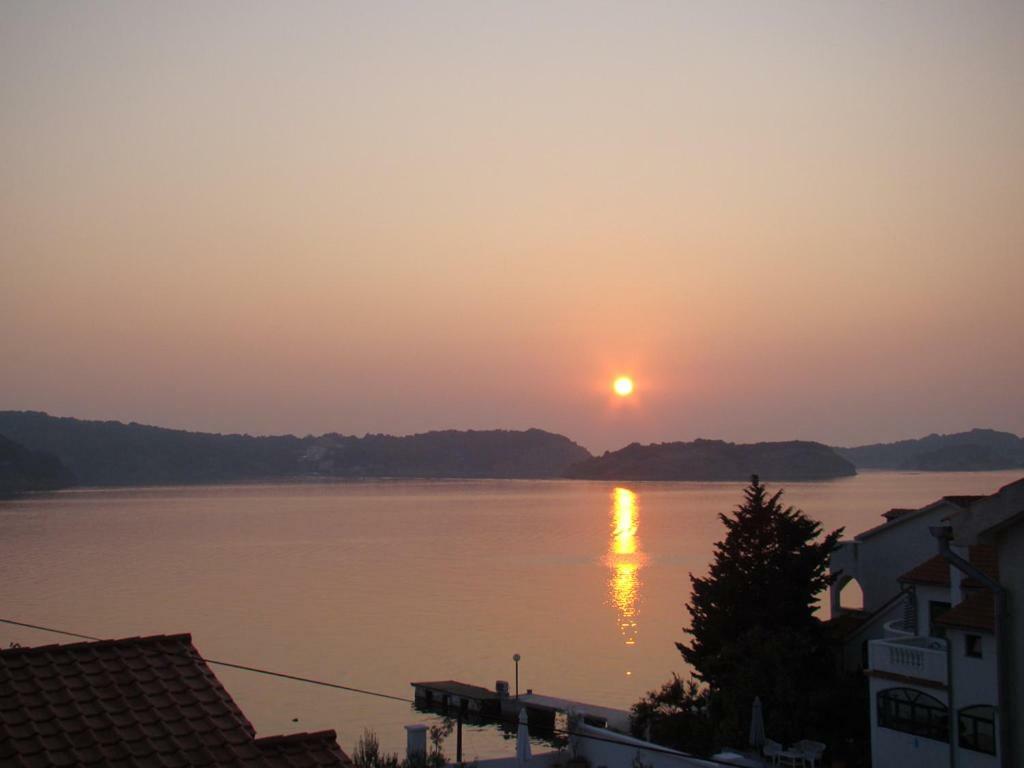 Apartman Rosa Supetarska Draga Exterior foto